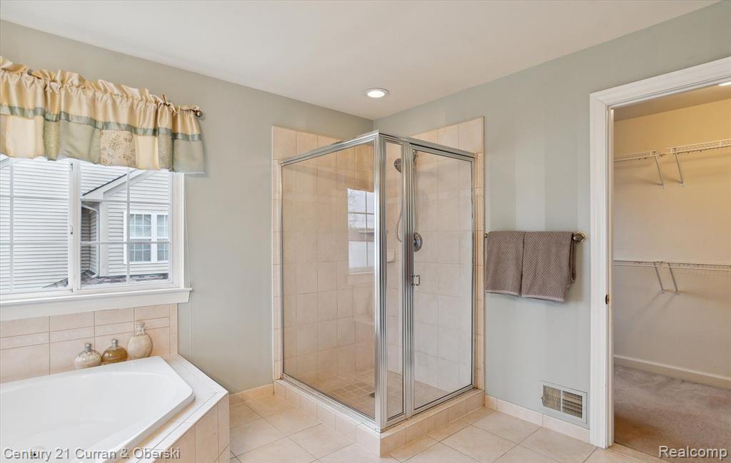 Van Buren Charter Township, Michigan, 48111, United States, 4 Bedrooms Bedrooms, ,5 BathroomsBathrooms,Residential,For Sale,2013024