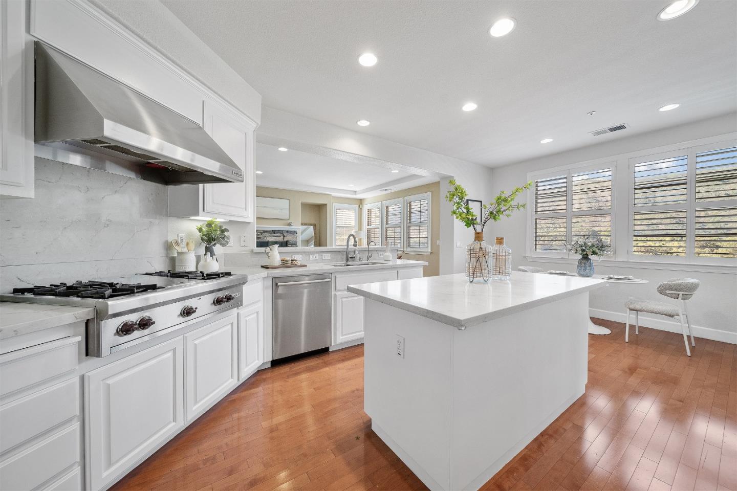 Brisbane, California, 94005, United States, 5 Bedrooms Bedrooms, ,3 BathroomsBathrooms,Residential,For Sale,1940536