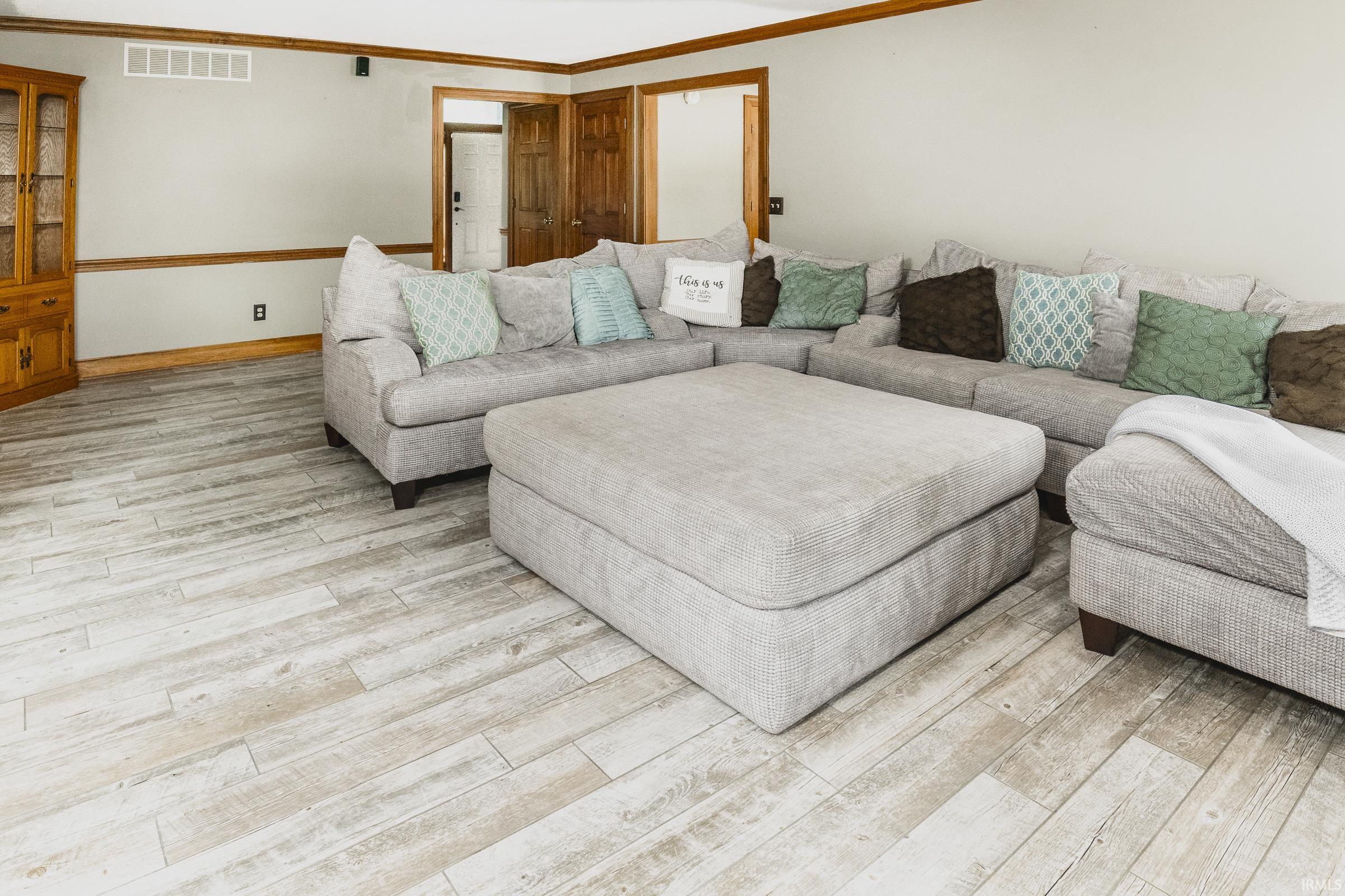 Bloomington, Indiana, 47404, United States, 4 Bedrooms Bedrooms, ,6 BathroomsBathrooms,Residential,For Sale,2005085