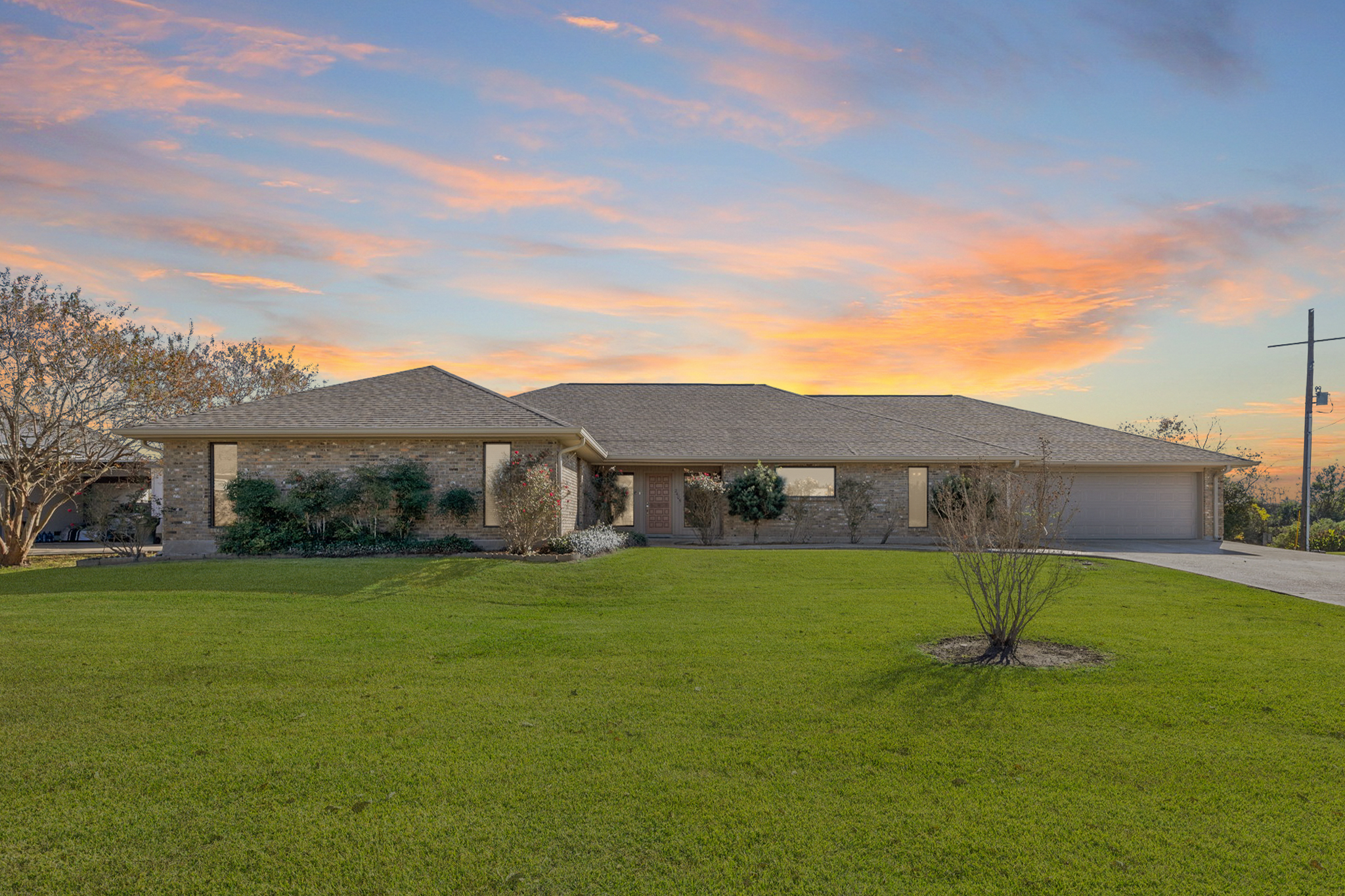 Lake Charles, Louisiana, 70601, United States, 4 Bedrooms Bedrooms, ,3 BathroomsBathrooms,Residential,For Sale,2005290