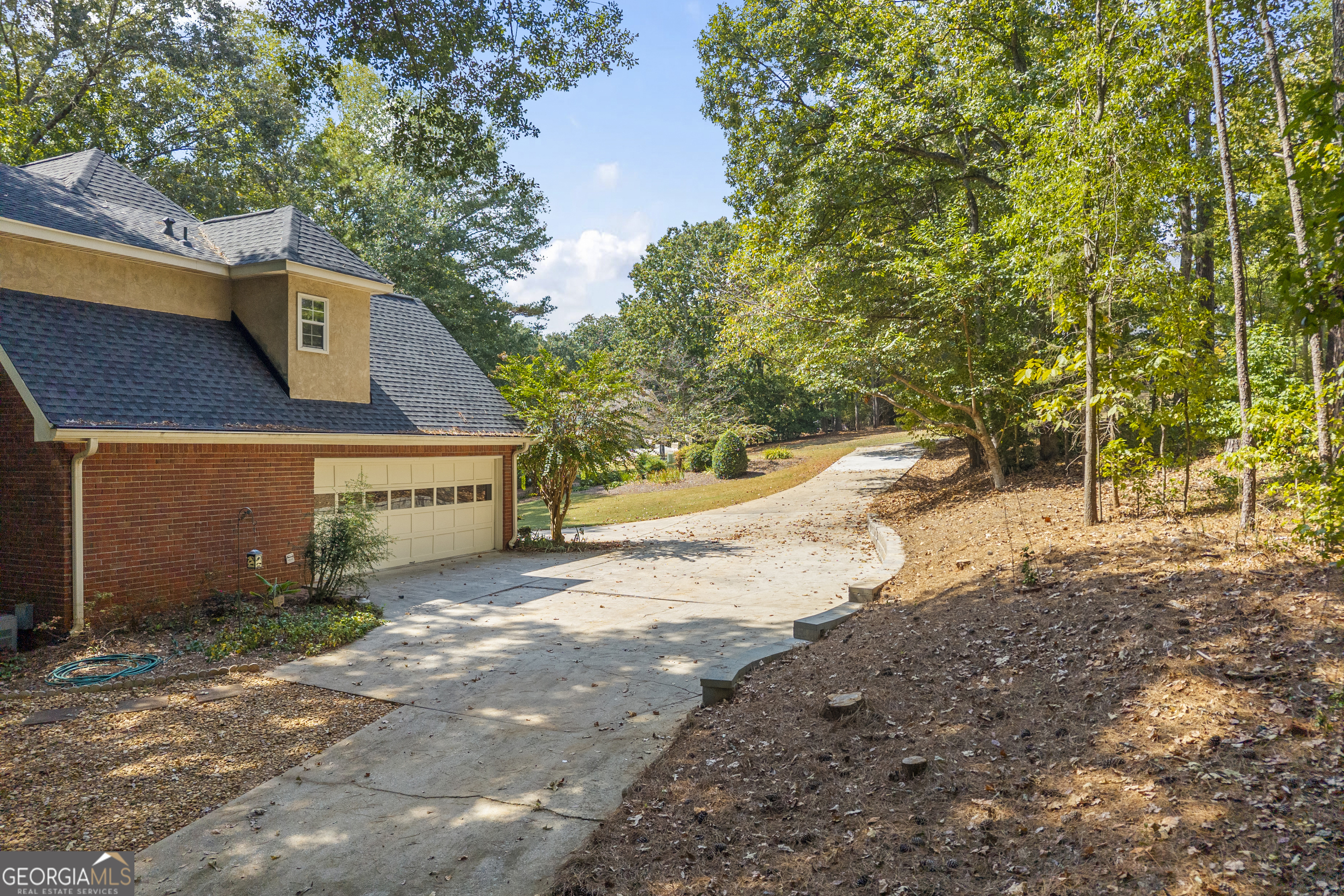 Sharpsburg, Georgia, 30277, United States, 3 Bedrooms Bedrooms, ,3 BathroomsBathrooms,Residential,For Sale,1955891