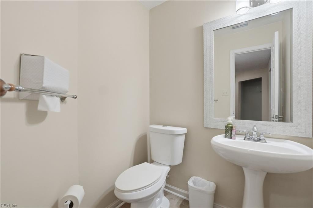 Virginia Beach, Virginia, 23456, United States, 4 Bedrooms Bedrooms, ,3 BathroomsBathrooms,Residential,For Sale,2048276