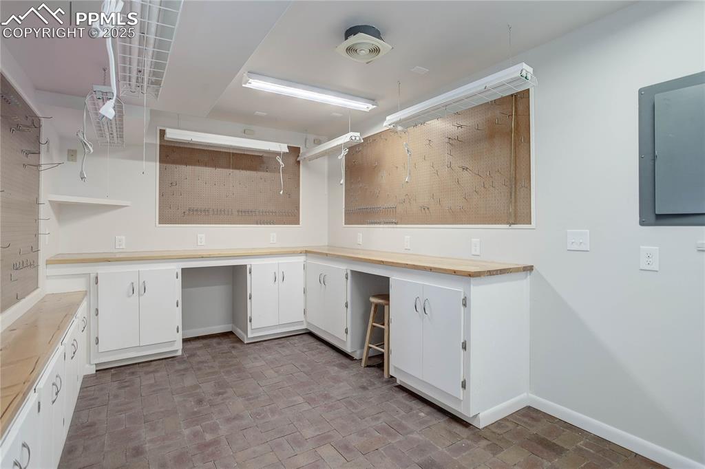Colorado Springs, Colorado, 80908, United States, 3 Bedrooms Bedrooms, ,1 BathroomBathrooms,Residential,For Sale,1836722