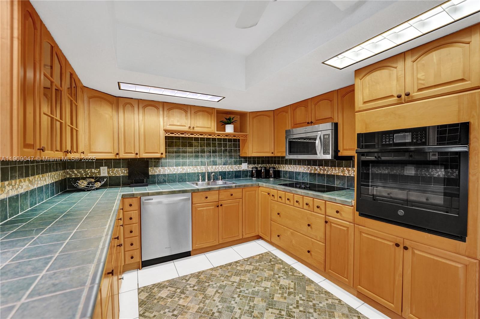 Pompano Beach, Florida, 33062, United States, 3 Bedrooms Bedrooms, ,3 BathroomsBathrooms,Residential,For Sale,1988166