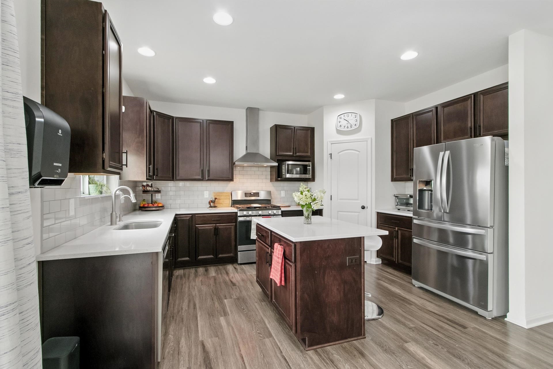 DeForest, Wisconsin, 53532, United States, 4 Bedrooms Bedrooms, ,4 BathroomsBathrooms,Residential,For Sale,1913237