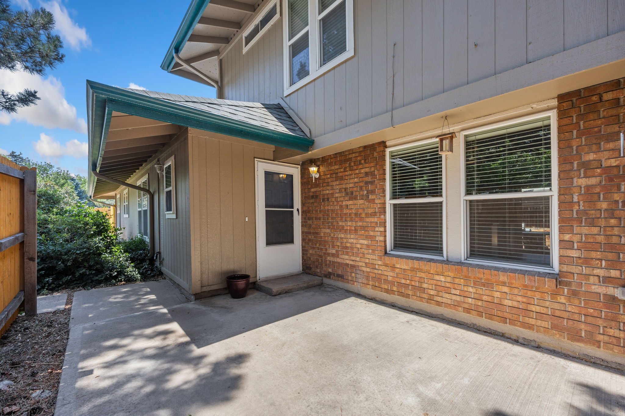 Rare 3 bed, 2 bath property in sought after Greenwood Village - 物件實景