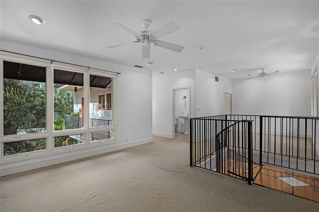 Orlando, Florida, 32806, United States, 3 Bedrooms Bedrooms, ,4 BathroomsBathrooms,Residential,For Sale,1927434