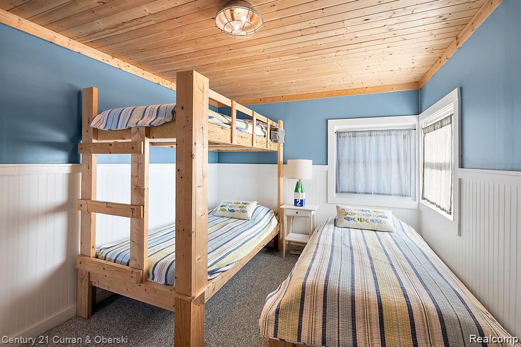 Jackson, Michigan, 49201, United States, 3 Bedrooms Bedrooms, ,2 BathroomsBathrooms,Residential,For Sale,1982188