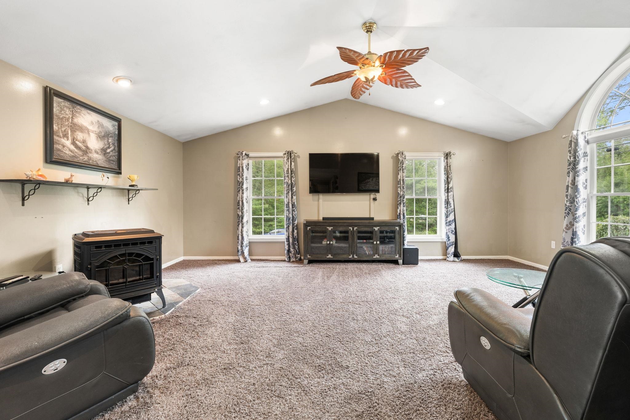 Londonderry, New Hampshire, 03053, United States, ,Residential,For Sale,1916395