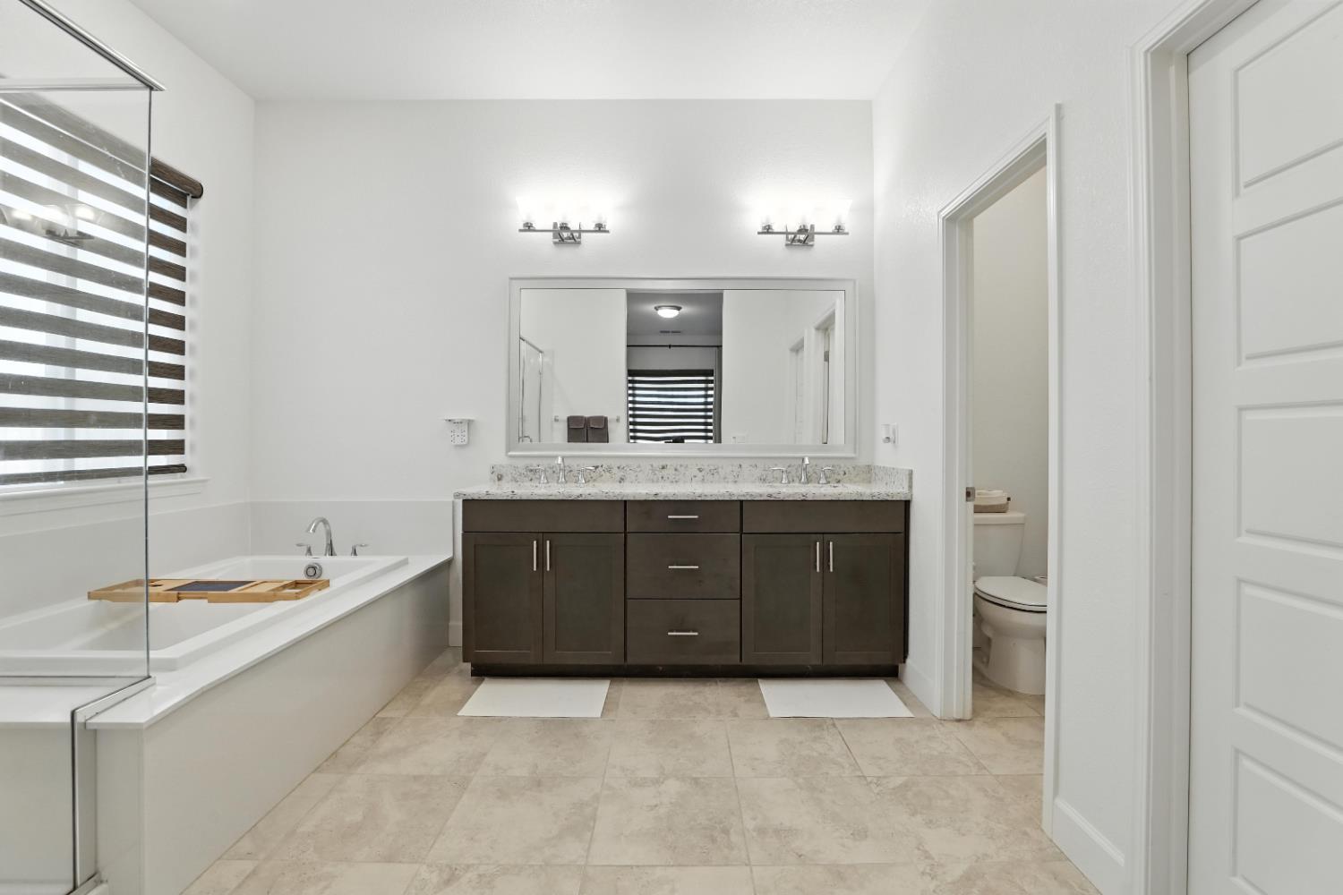 Sacramento, California, 95835, United States, 4 Bedrooms Bedrooms, ,3 BathroomsBathrooms,Residential,For Sale,1890575