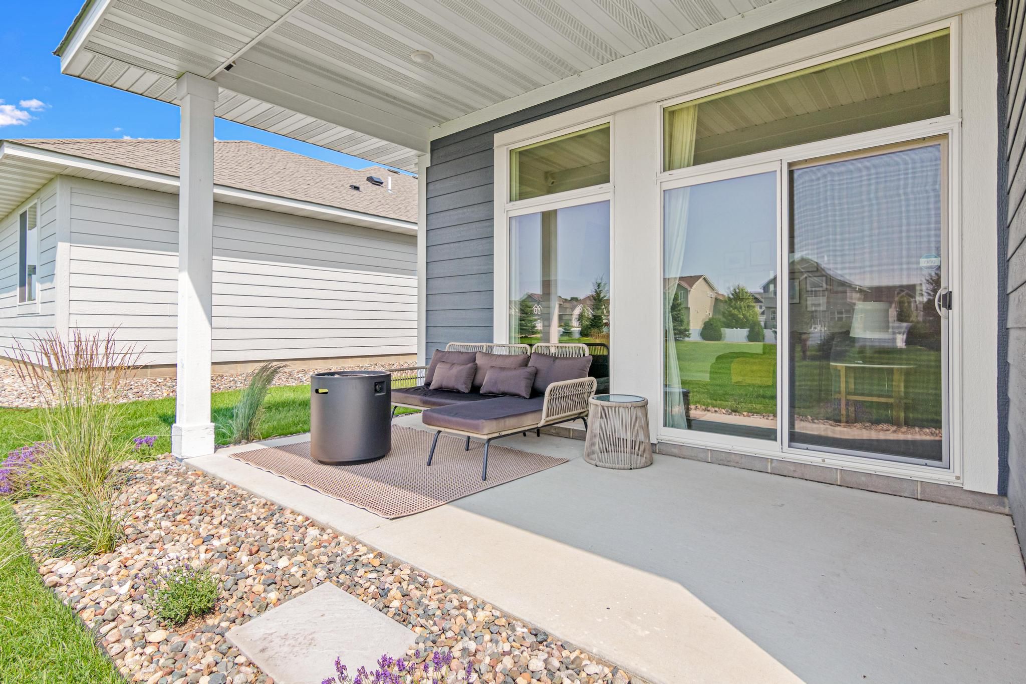  Effortless One-Level Living in Beautiful Lakeville - 物件實景