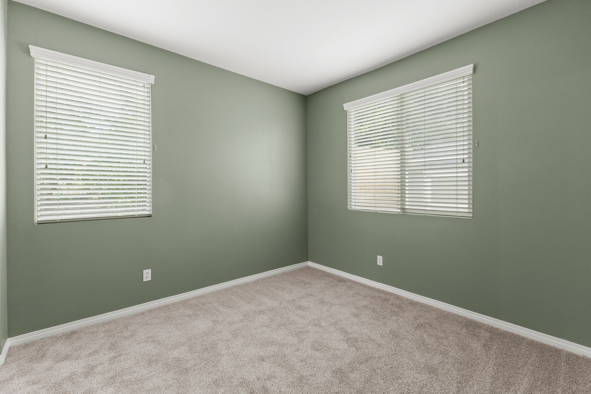 Redlands, California, 92374, United States, 6 Bedrooms Bedrooms, ,4 BathroomsBathrooms,Residential,For Sale,1923576
