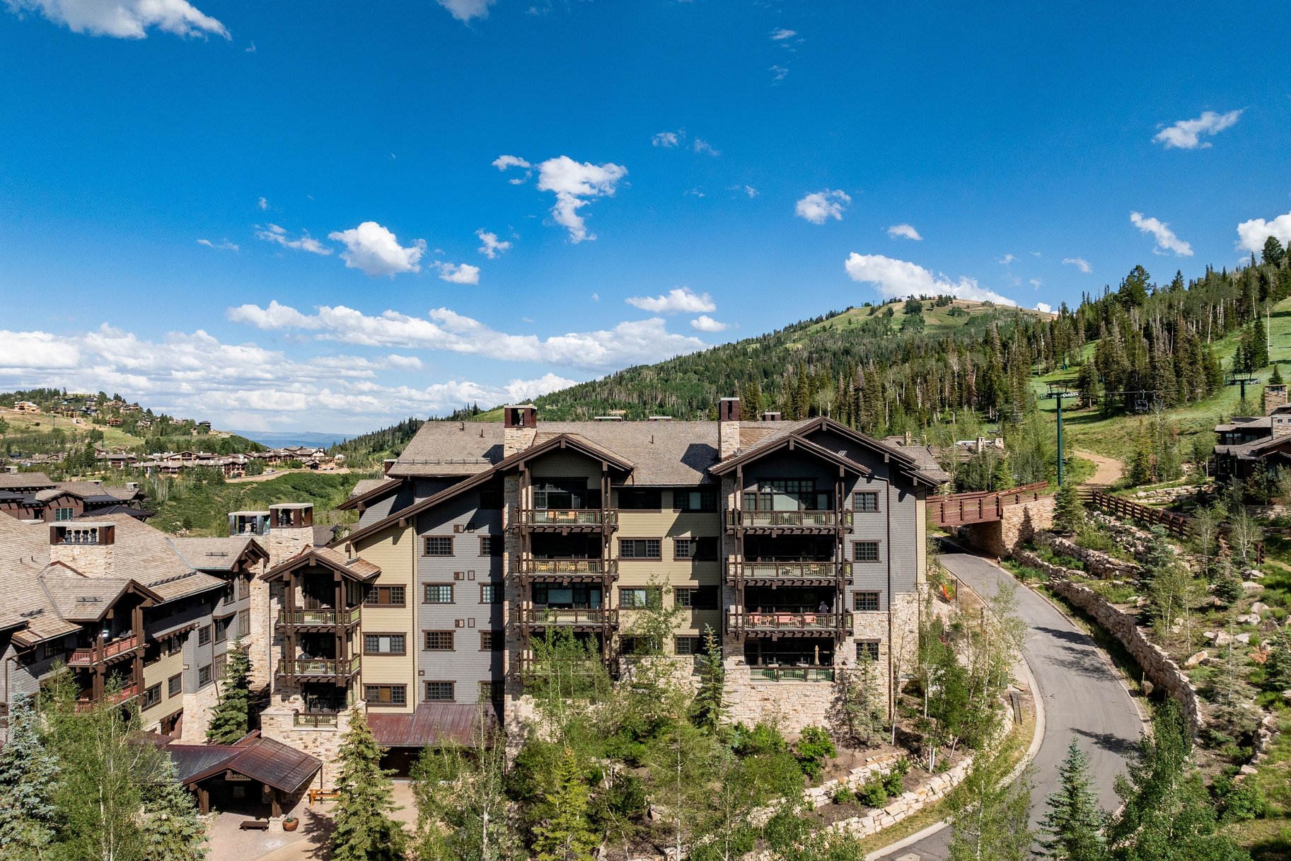  Rarely Available Arrowleaf Condominium With Views Toward Lady Morgan Bowl - 物件實景