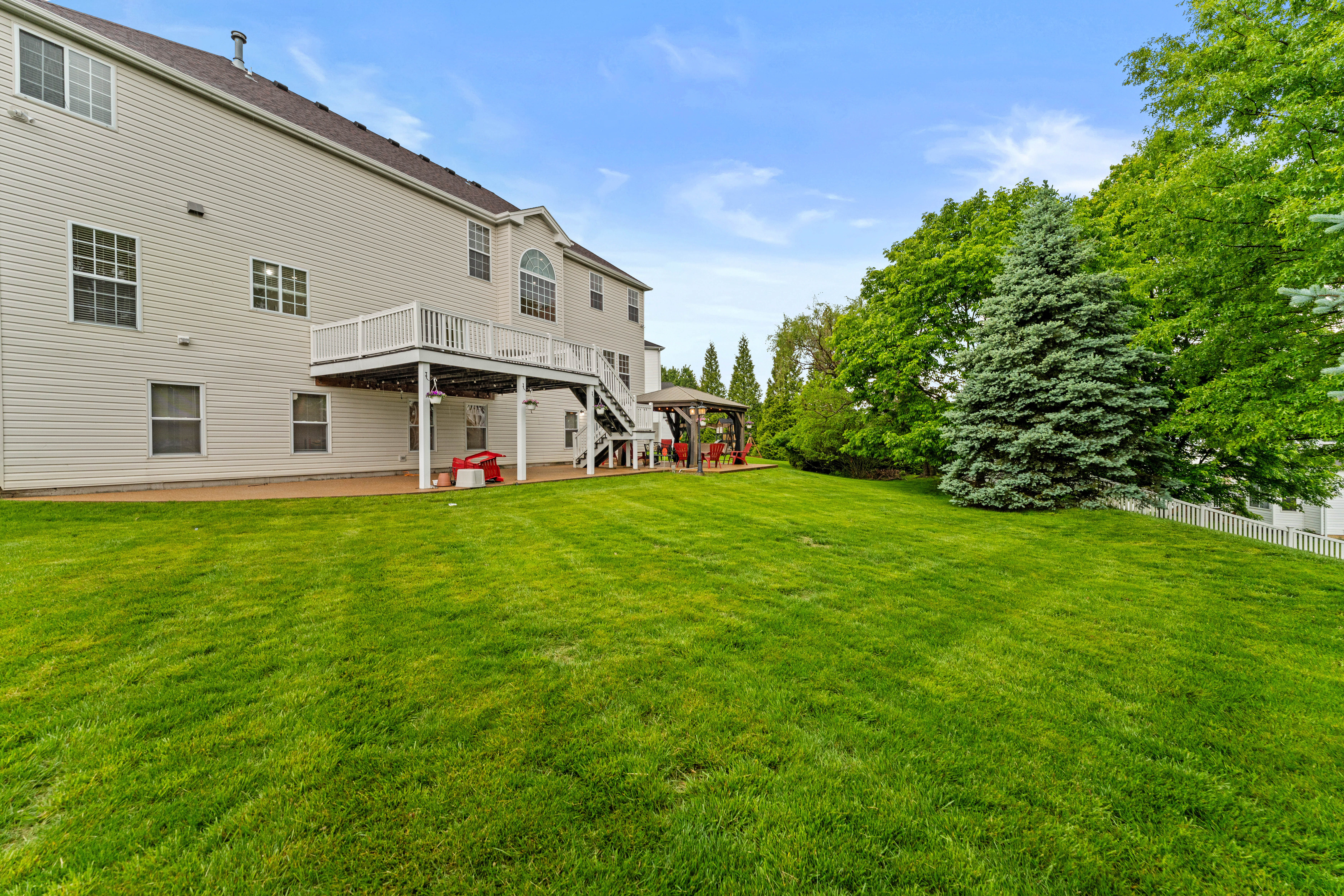  Updated Home in Bellerive Farm Estates - 物件實景