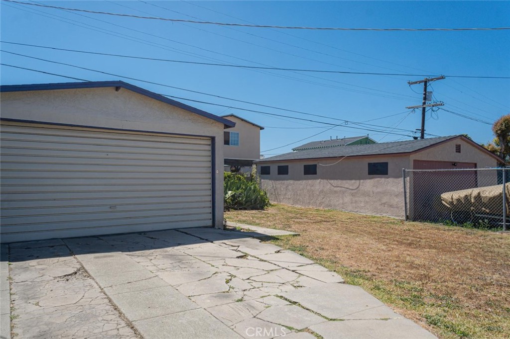Los Angeles, California, 90043, United States, 2 Bedrooms Bedrooms, ,1 BathroomBathrooms,Residential,For Sale,1905561