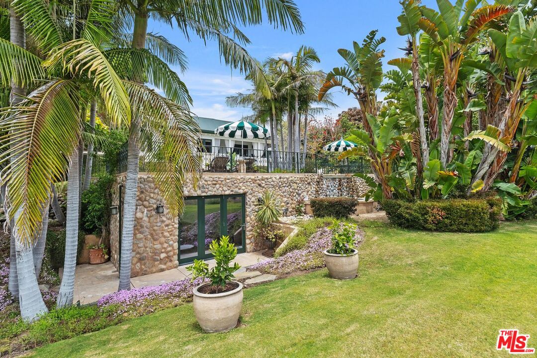 Malibu, California, 90265, United States, 8 Bedrooms Bedrooms, ,9 BathroomsBathrooms,Residential,For Sale,1847980
