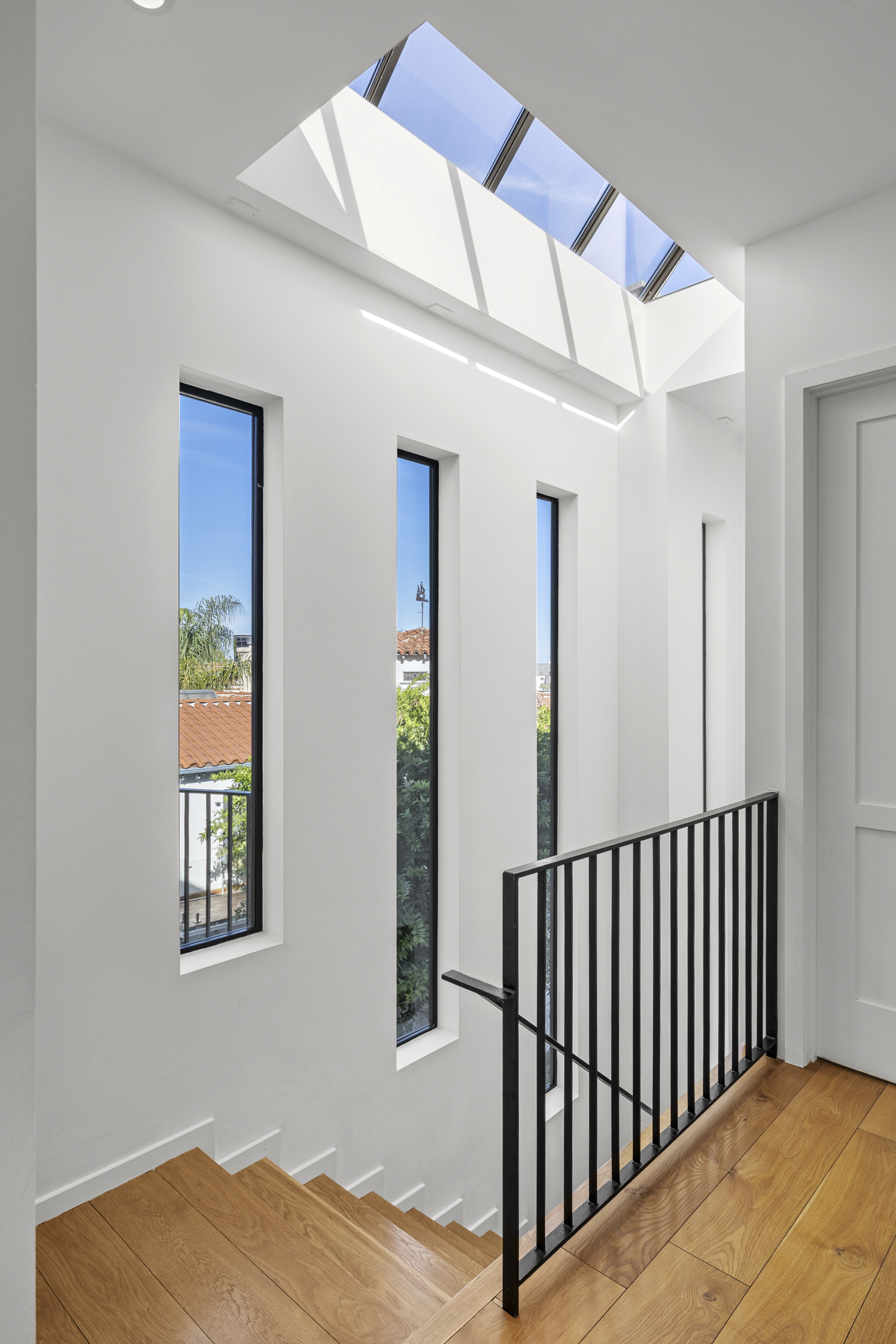  8241 Lincoln Terrace - 物件實景