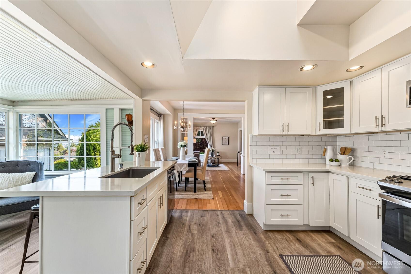 SEATTLE, Washington, 98103, United States, 4 Bedrooms Bedrooms, ,2 BathroomsBathrooms,Residential,For Sale,1874461