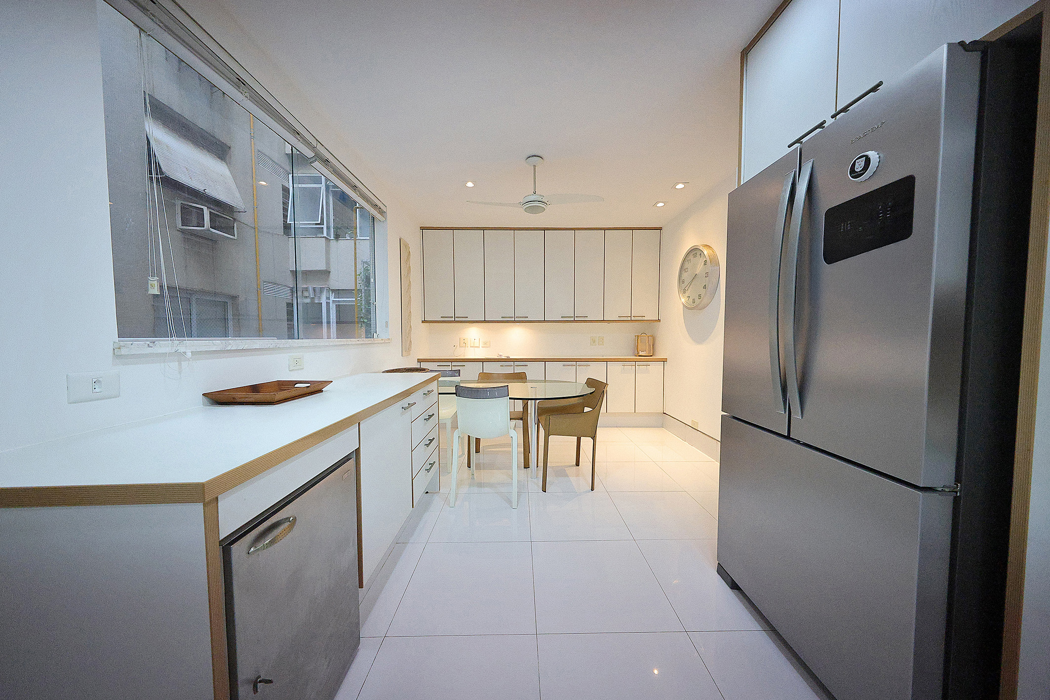  Circular floor plan apartment one block from the beach - 物件實景
