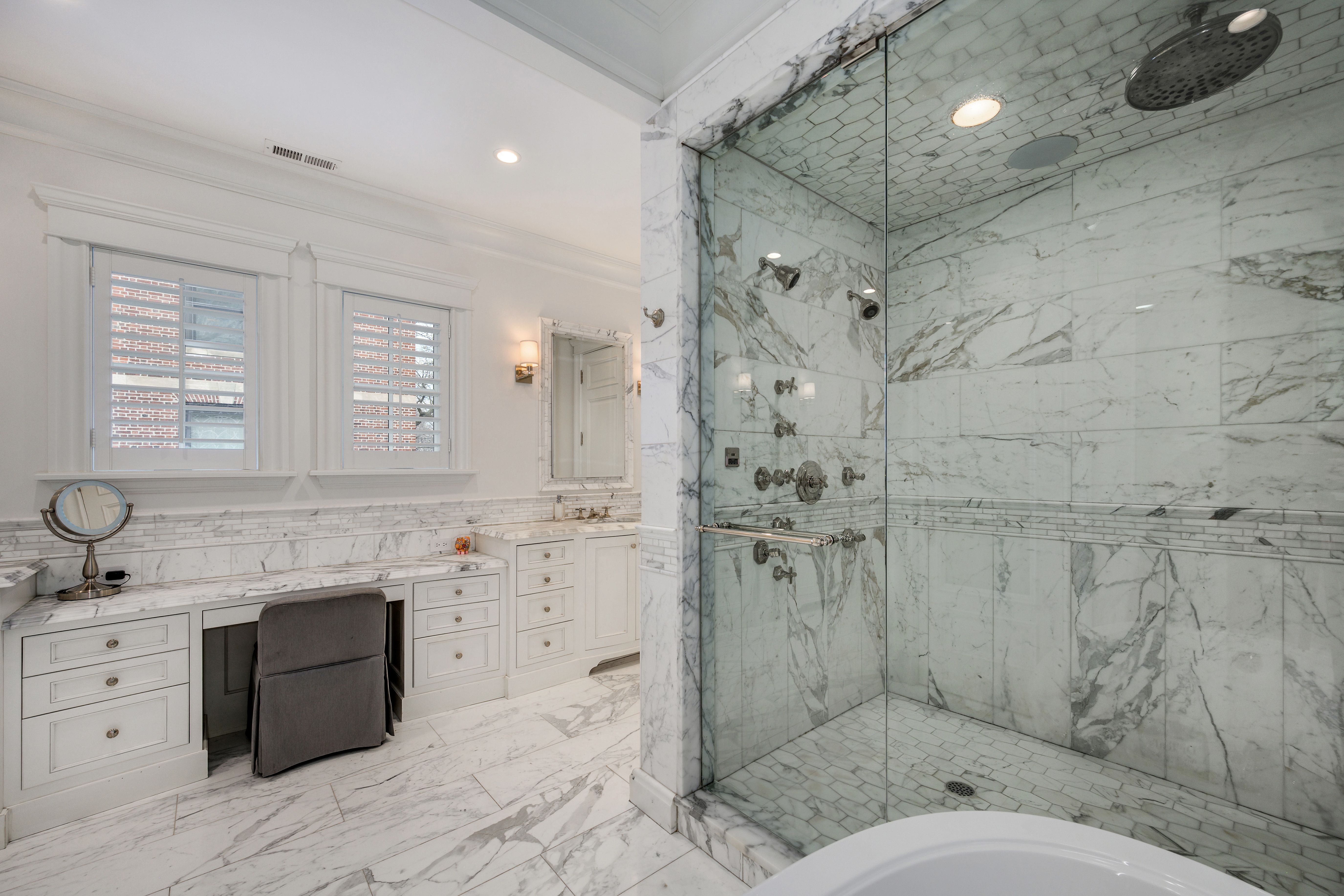  Impeccably Maintained Single-Family Residence on Lake Shore Drive - 物件實景