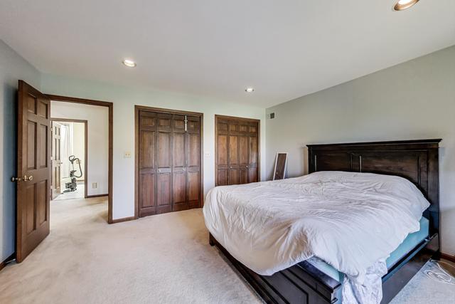 Barrington, Illinois, 60010, United States, 5 Bedrooms Bedrooms, ,6 BathroomsBathrooms,Residential,For Sale,2048661