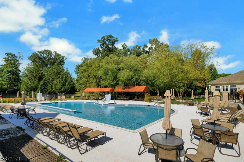 Franklin Twp., New Jersey, 08873, United States, 2 Bedrooms Bedrooms, ,2 BathroomsBathrooms,Residential,For Sale,1947950