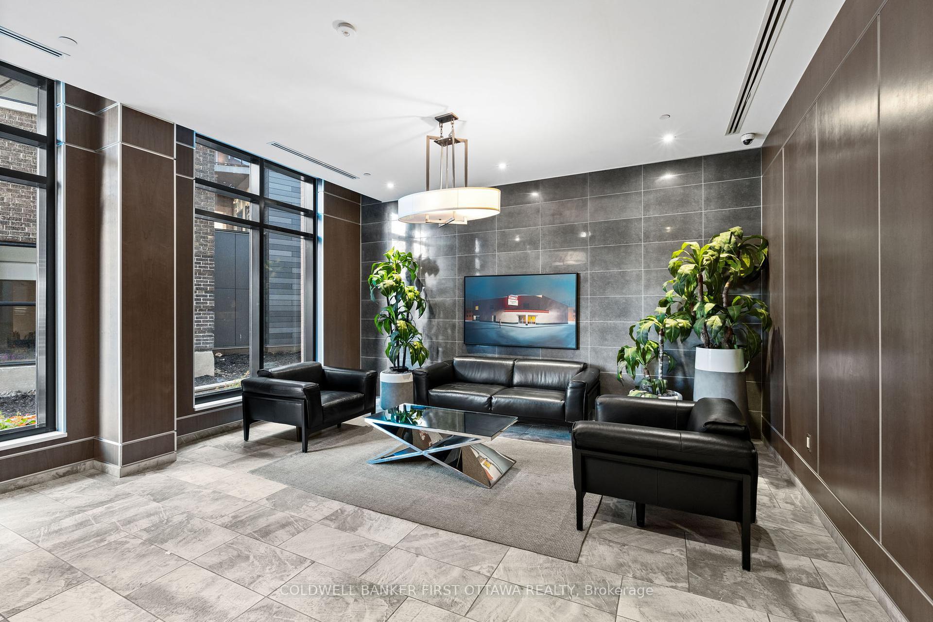 WEST CENTRE TOWN, Ontario, K1Y 4G9, CA, 2 Bedrooms Bedrooms, ,Residential,For Sale,1950292