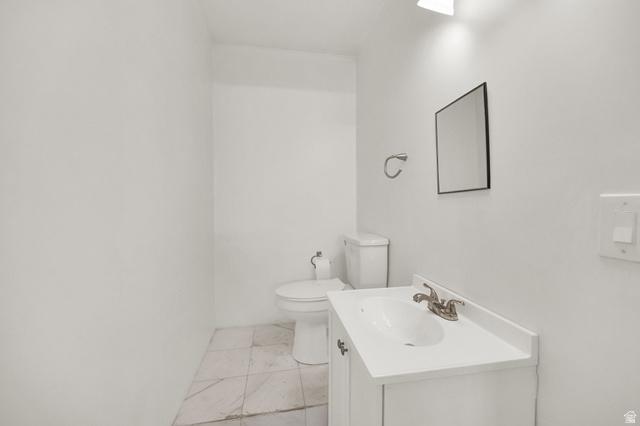 Sandy, Utah, 84094, United States, 4 Bedrooms Bedrooms, ,4 BathroomsBathrooms,Residential,For Sale,2000349