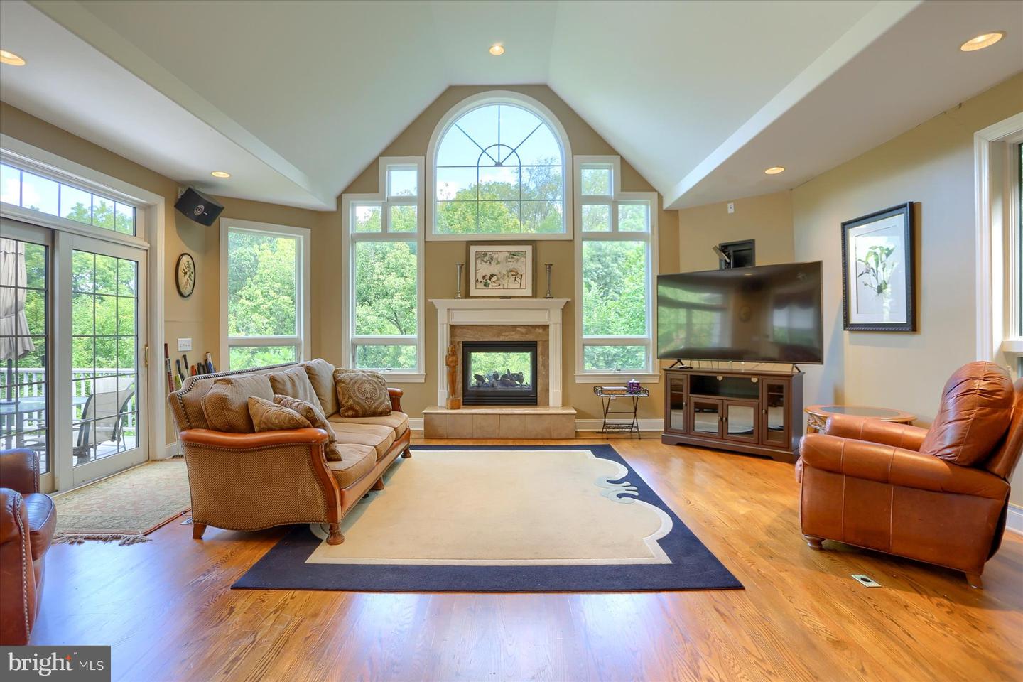 Lemoyne, Pennsylvania, 17043, United States, 5 Bedrooms Bedrooms, ,5 BathroomsBathrooms,Residential,For Sale,1942192