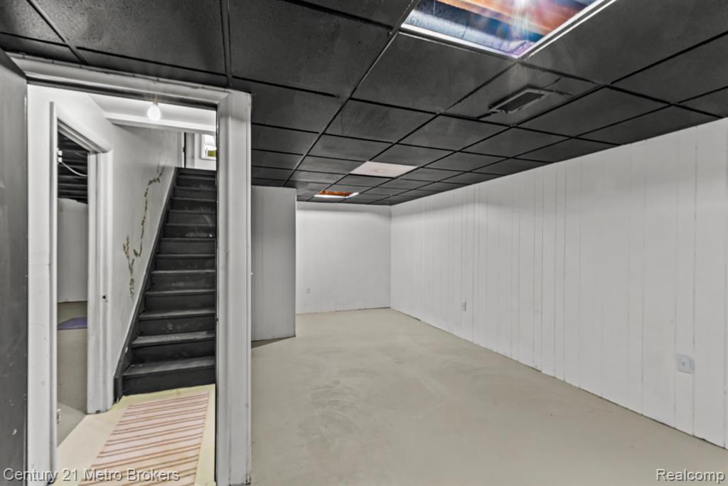 Lapeer, Michigan, 48446, United States, 4 Bedrooms Bedrooms, ,3 BathroomsBathrooms,Residential,For Sale,1982029