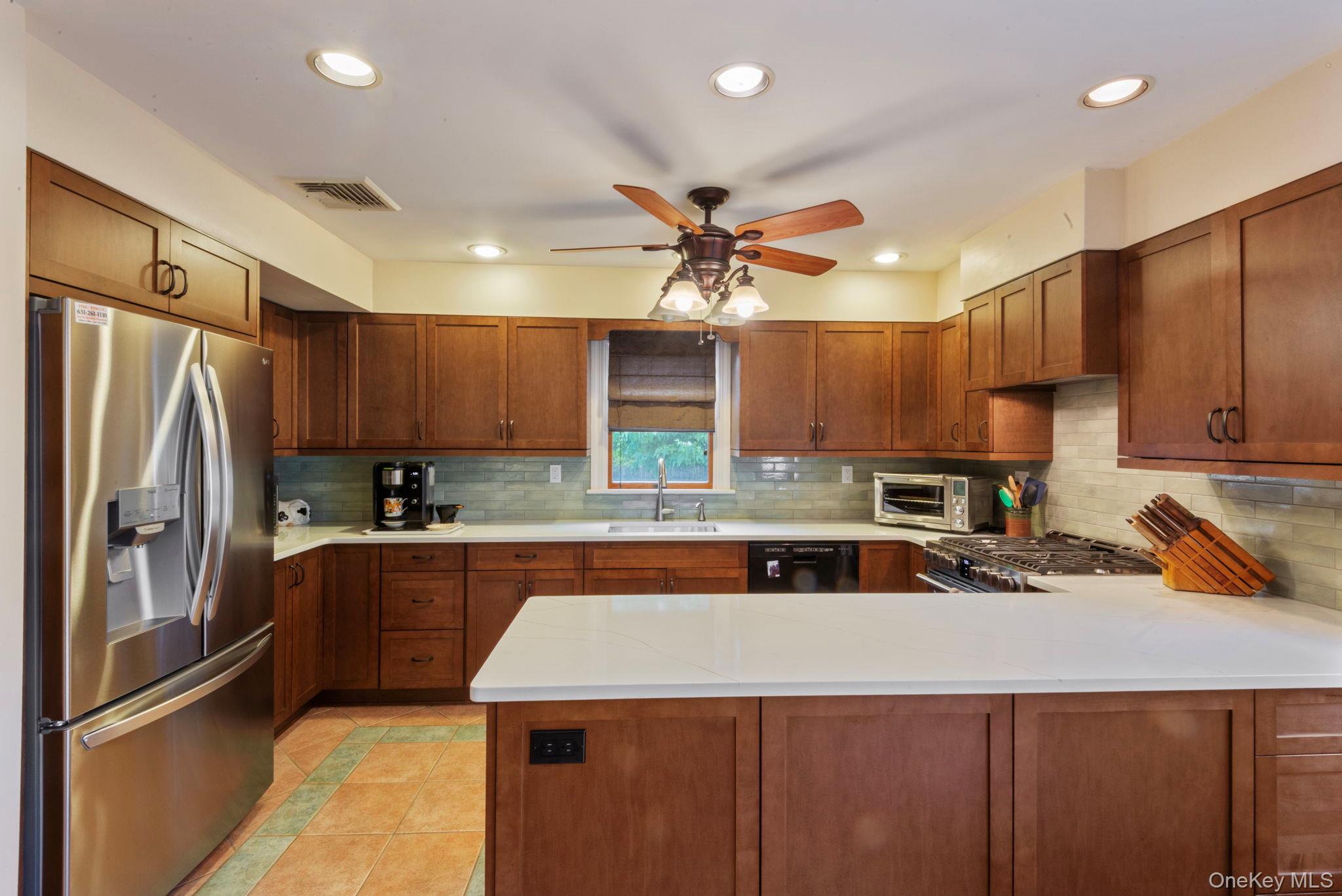 East Northport, New York, 11731, United States, 3 Bedrooms Bedrooms, ,2 BathroomsBathrooms,Residential,For Sale,1924855