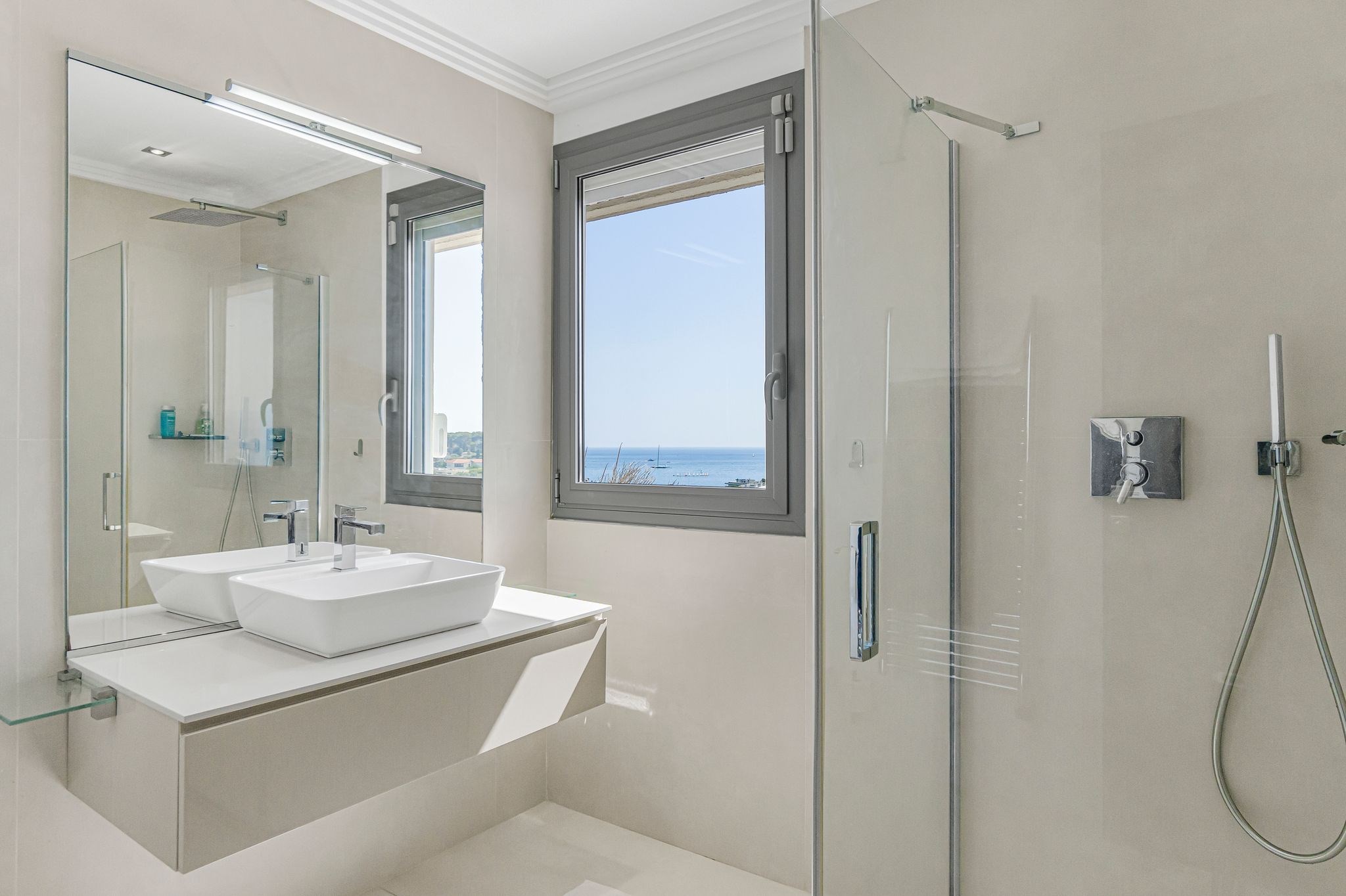 Exceptional Penthouse at the Gateway to Cap d’Antibes – 200 sqm Panoramic Terra… - 物件實景