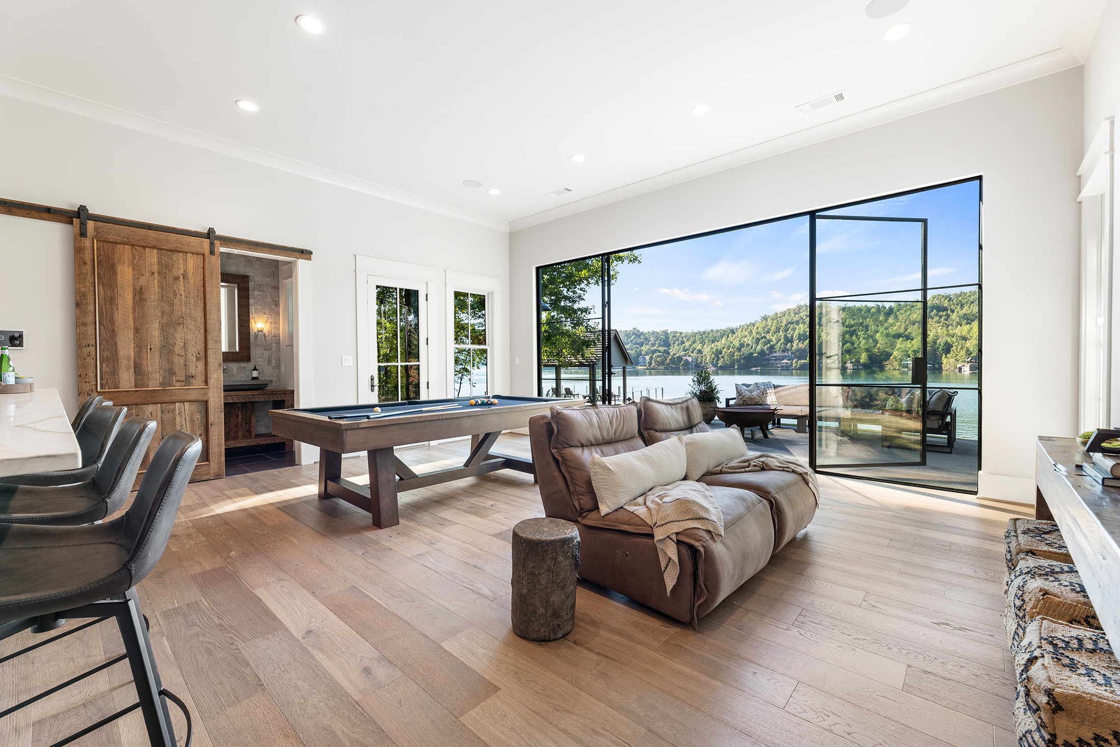  Breathtaking Lake Burton Views from an Exceptional Custom Lakehouse - 物件實景