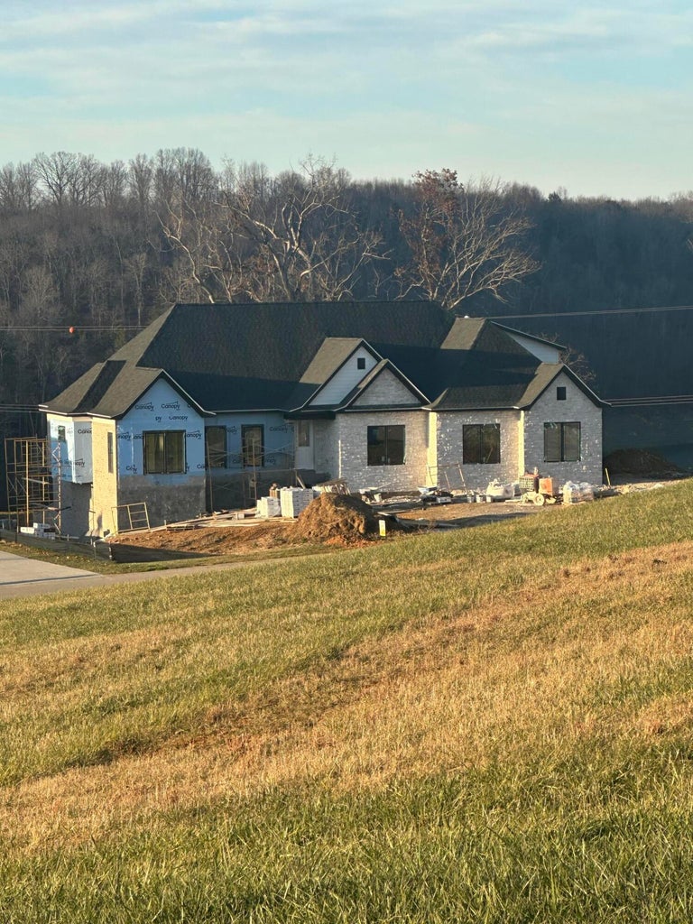 Somerset, Kentucky, 42503, United States, 5 Bedrooms Bedrooms, ,5 BathroomsBathrooms,Residential,For Sale,2005905