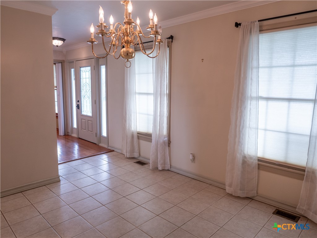 Victoria, Texas, 77905, United States, 5 Bedrooms Bedrooms, ,4 BathroomsBathrooms,Residential,For Sale,1882590