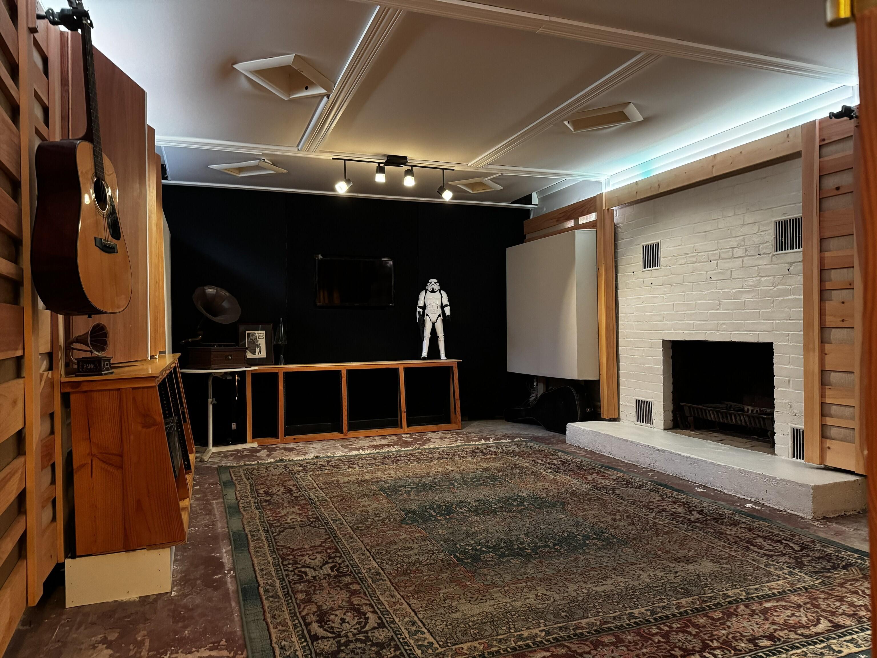 West Hartford, Connecticut, 06110, United States, 4 Bedrooms Bedrooms, ,2 BathroomsBathrooms,Residential,For Sale,1990757