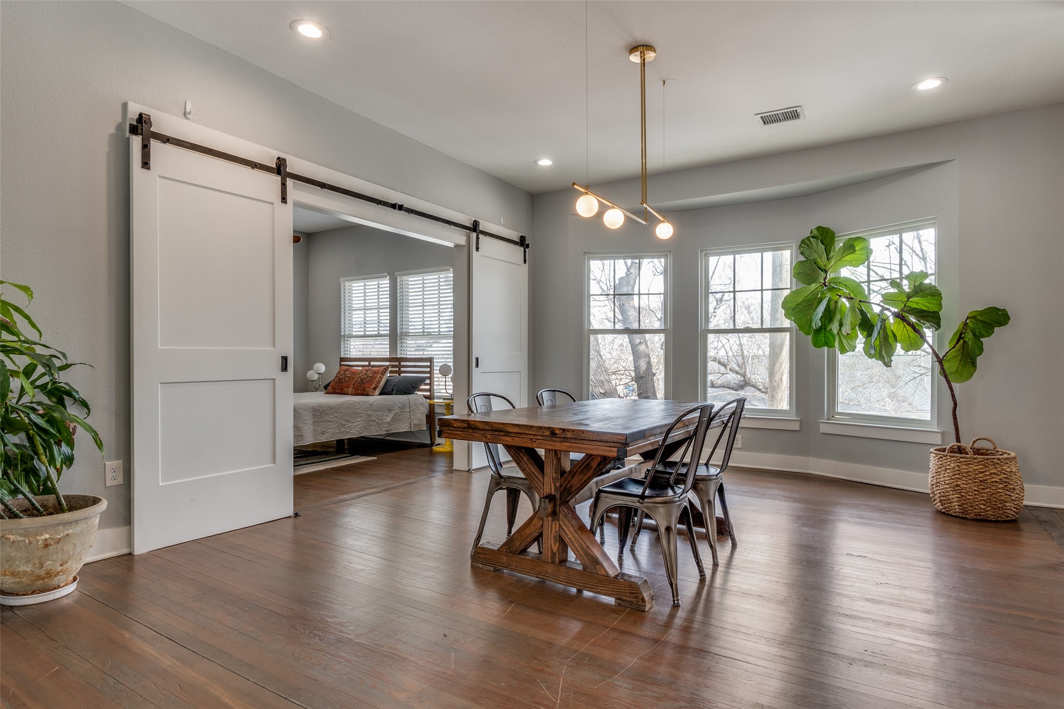 Dallas, Texas, 75208, United States, 4 Bedrooms Bedrooms, ,3 BathroomsBathrooms,Residential,For Sale,1752637