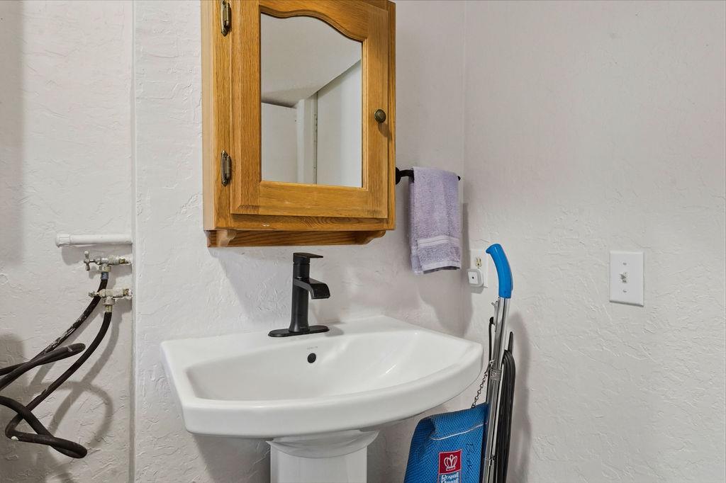 Auburn, California, 95602, United States, 3 Bedrooms Bedrooms, ,2 BathroomsBathrooms,Residential,For Sale,2048014
