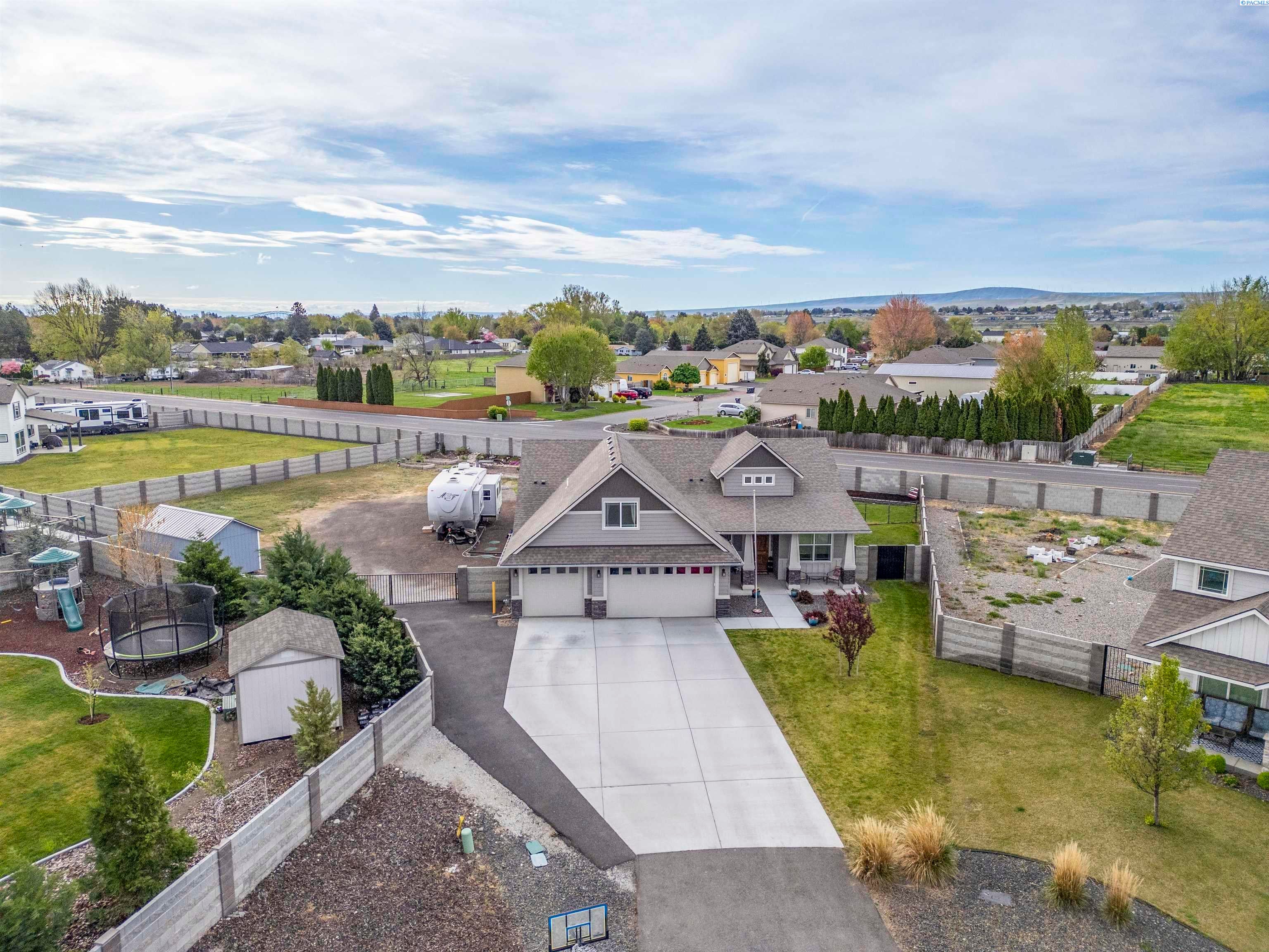 Pasco, Washington, 99301, United States, 4 Bedrooms Bedrooms, ,2 BathroomsBathrooms,Residential,For Sale,2036931