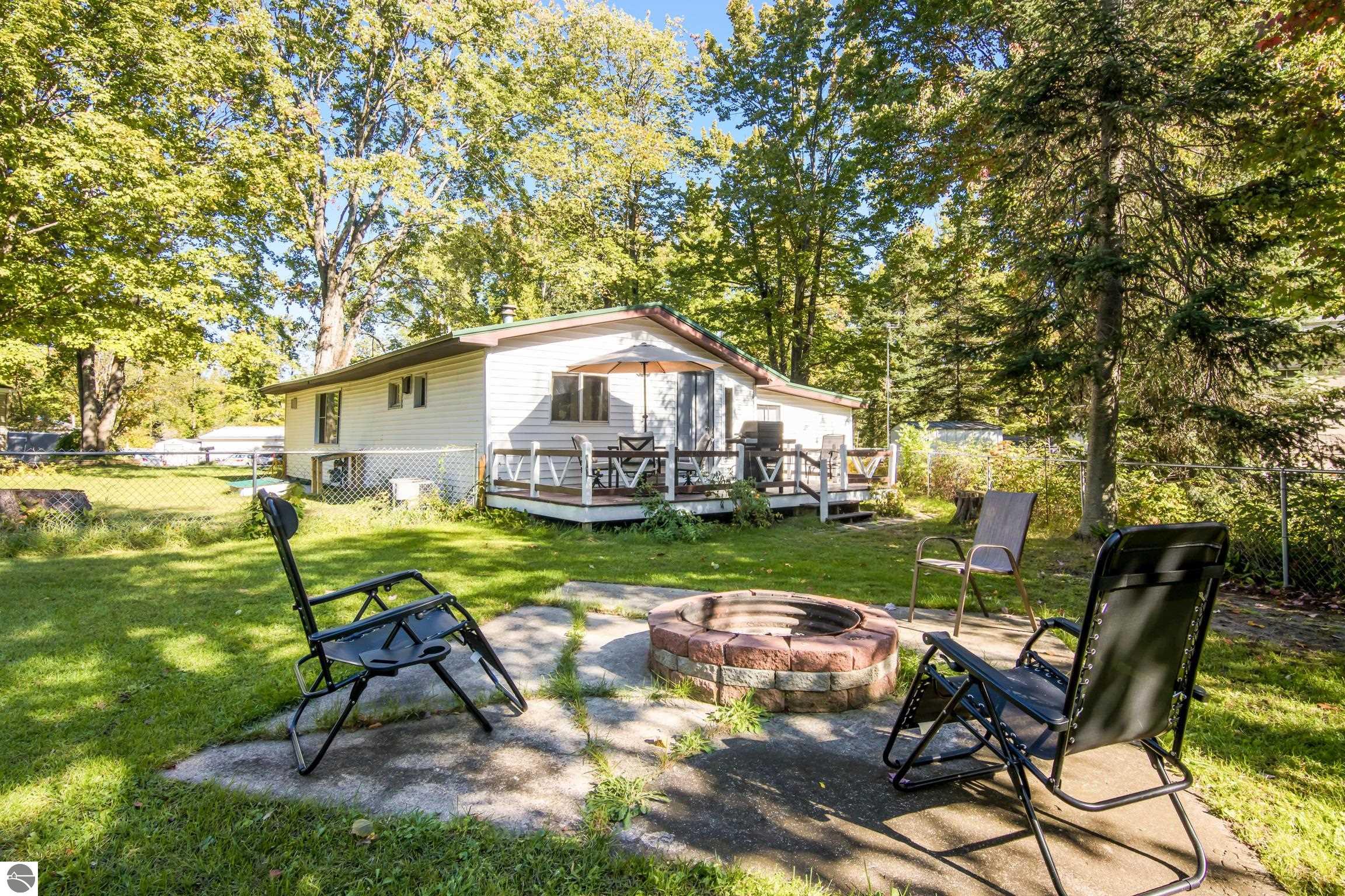 Arbutus Ave, Cadillac, MI 49601