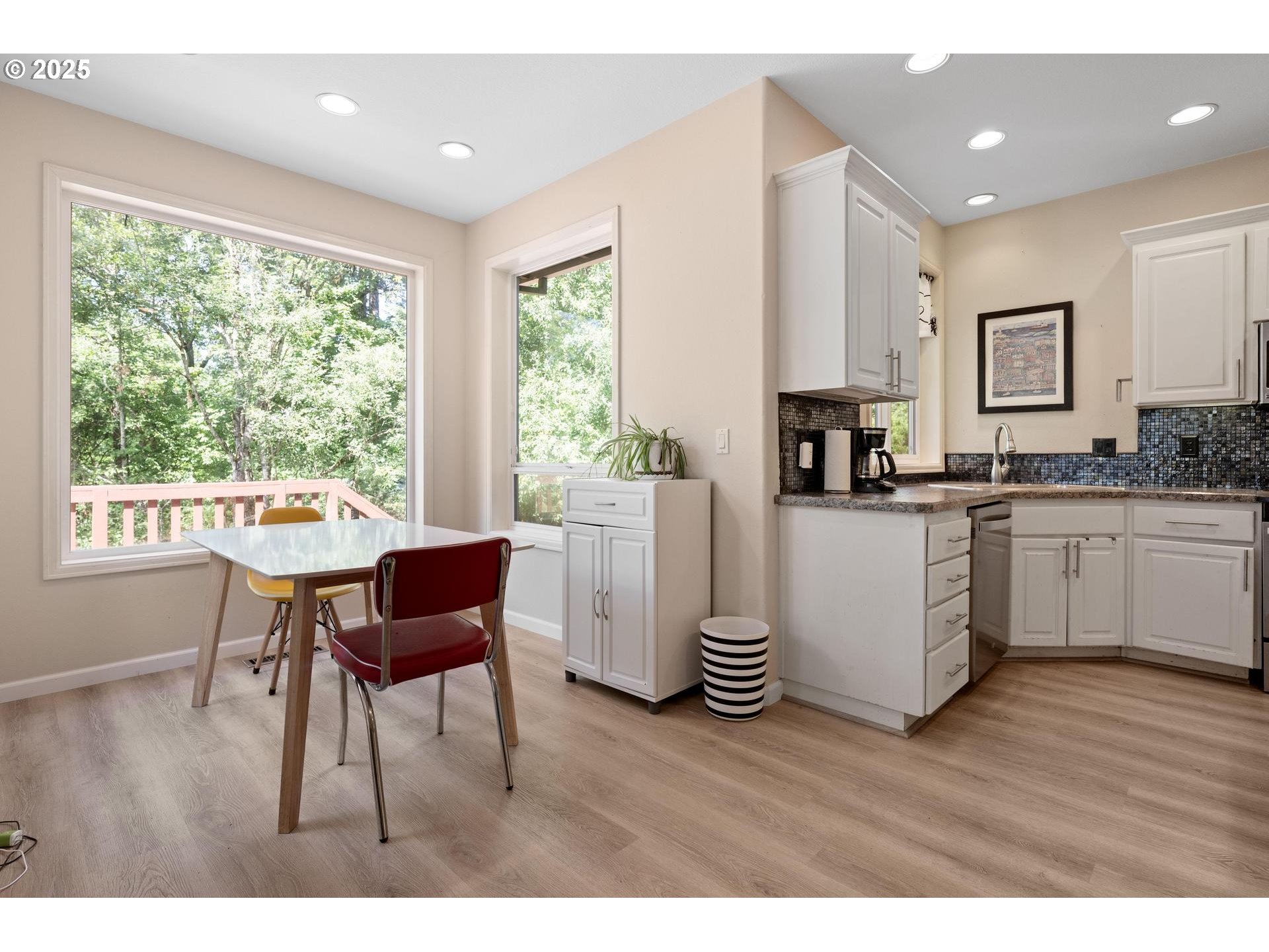 Portland, Oregon, 97219, United States, 4 Bedrooms Bedrooms, ,2 BathroomsBathrooms,Residential,For Sale,1917985