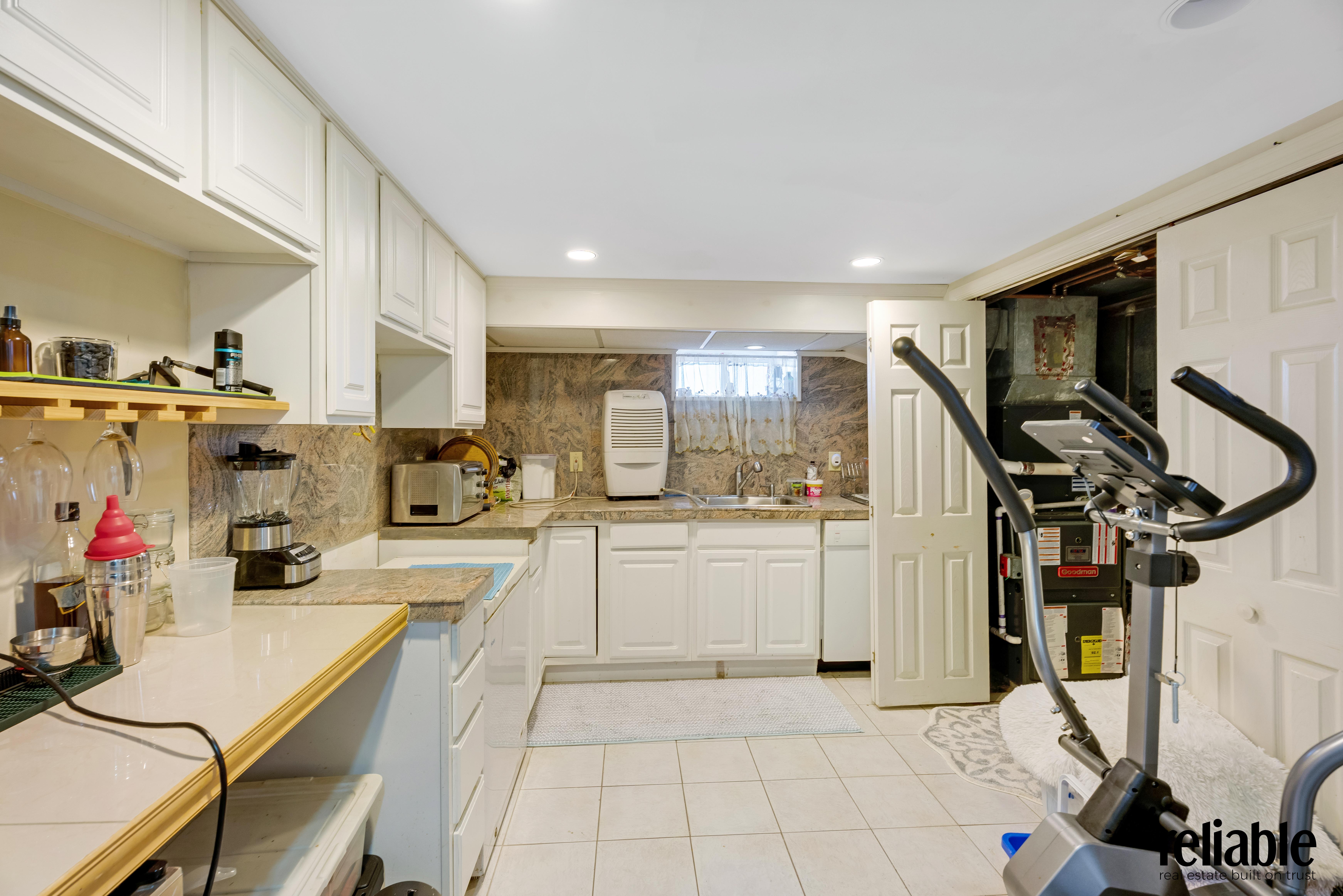 Brooklyn, New York, 11228, United States, 6 Bedrooms Bedrooms, ,3 BathroomsBathrooms,Residential,For Sale,1991049