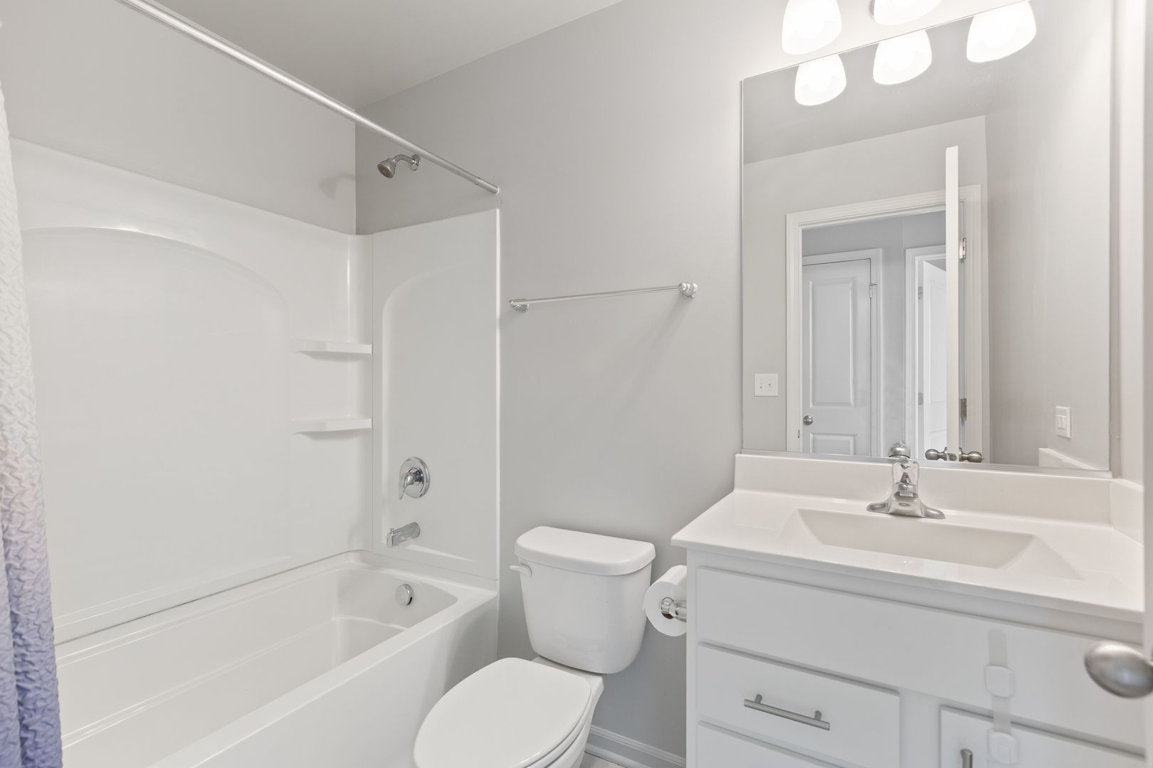 Schaumburg, Illinois, 60173, United States, 3 Bedrooms Bedrooms, ,3 BathroomsBathrooms,Residential,For Sale,1868457