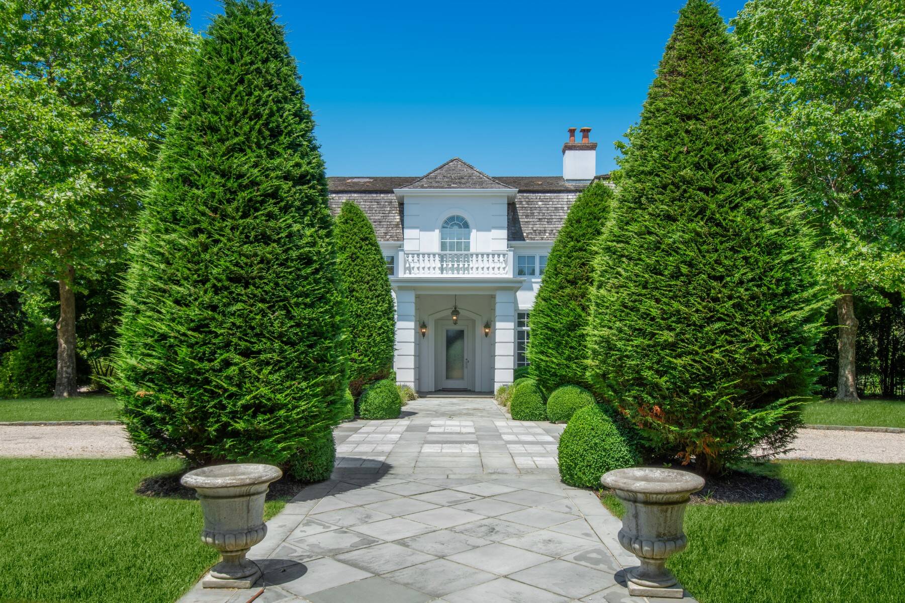  2-Acre SHV Compound, Fully Furnished, w/ Guest & Pool House - 物件實景