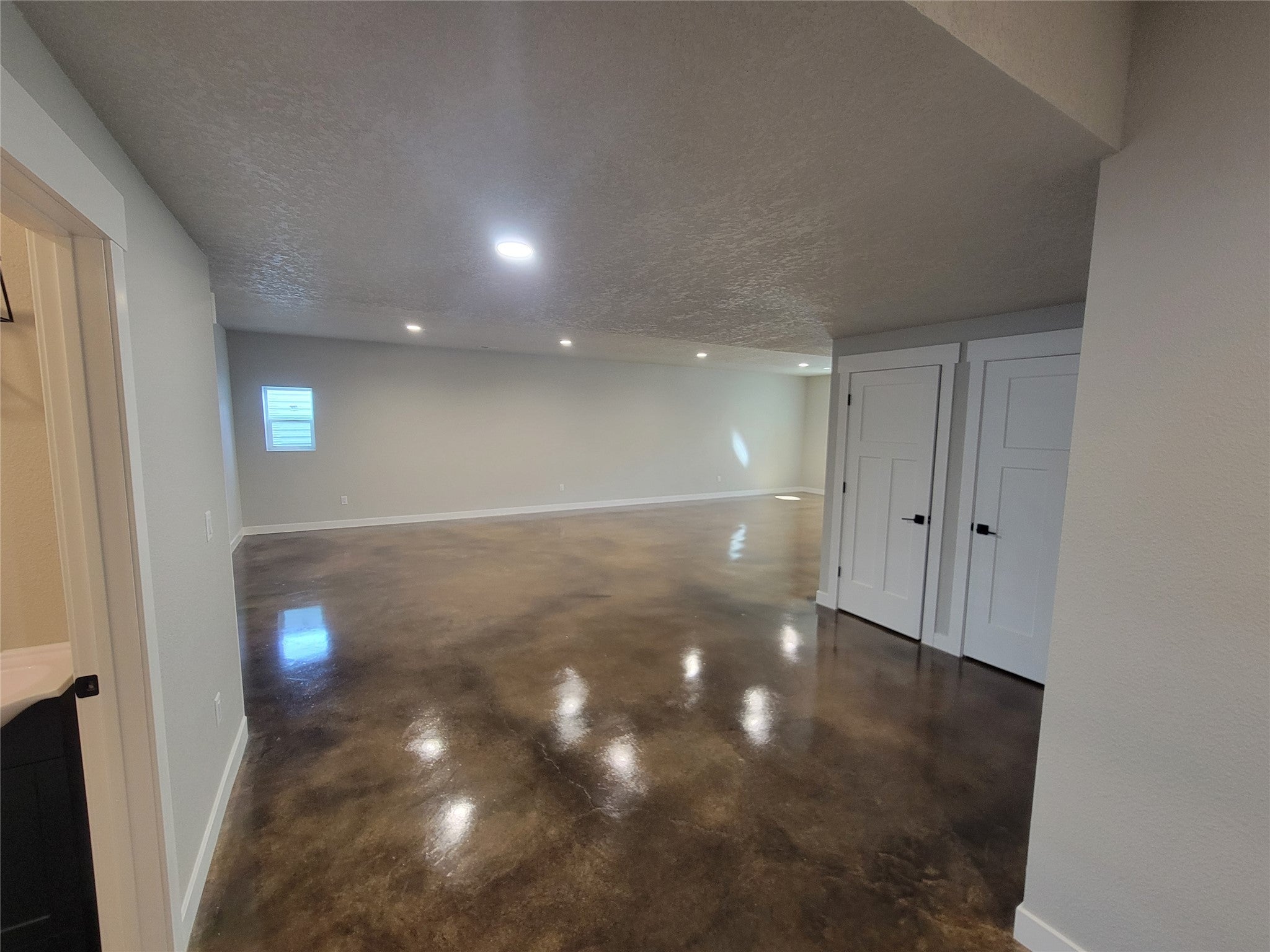 Plains, Montana, 59859, United States, 6 Bedrooms Bedrooms, ,3 BathroomsBathrooms,Residential,For Sale,1866900