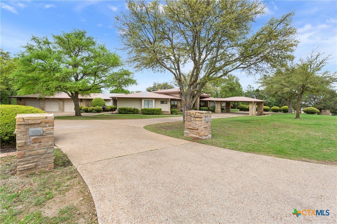 Salado, Texas, 76571, United States, 4 Bedrooms Bedrooms, ,7 BathroomsBathrooms,Residential,For Sale,1977249