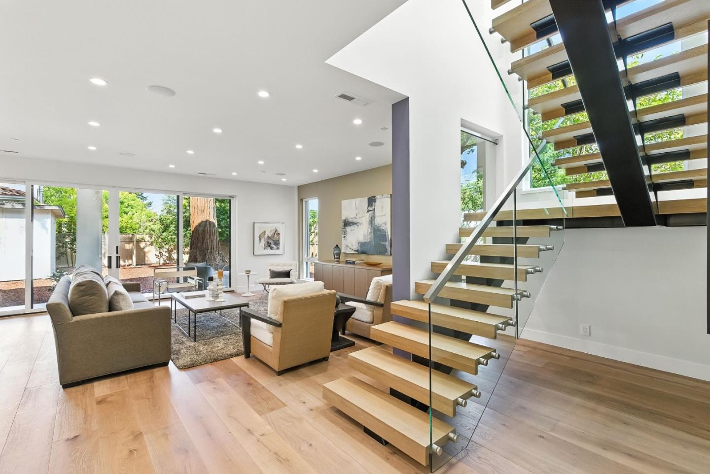 Palo Alto, California, 94303, United States, 4 Bedrooms Bedrooms, ,5 BathroomsBathrooms,Residential,For Sale,1906712