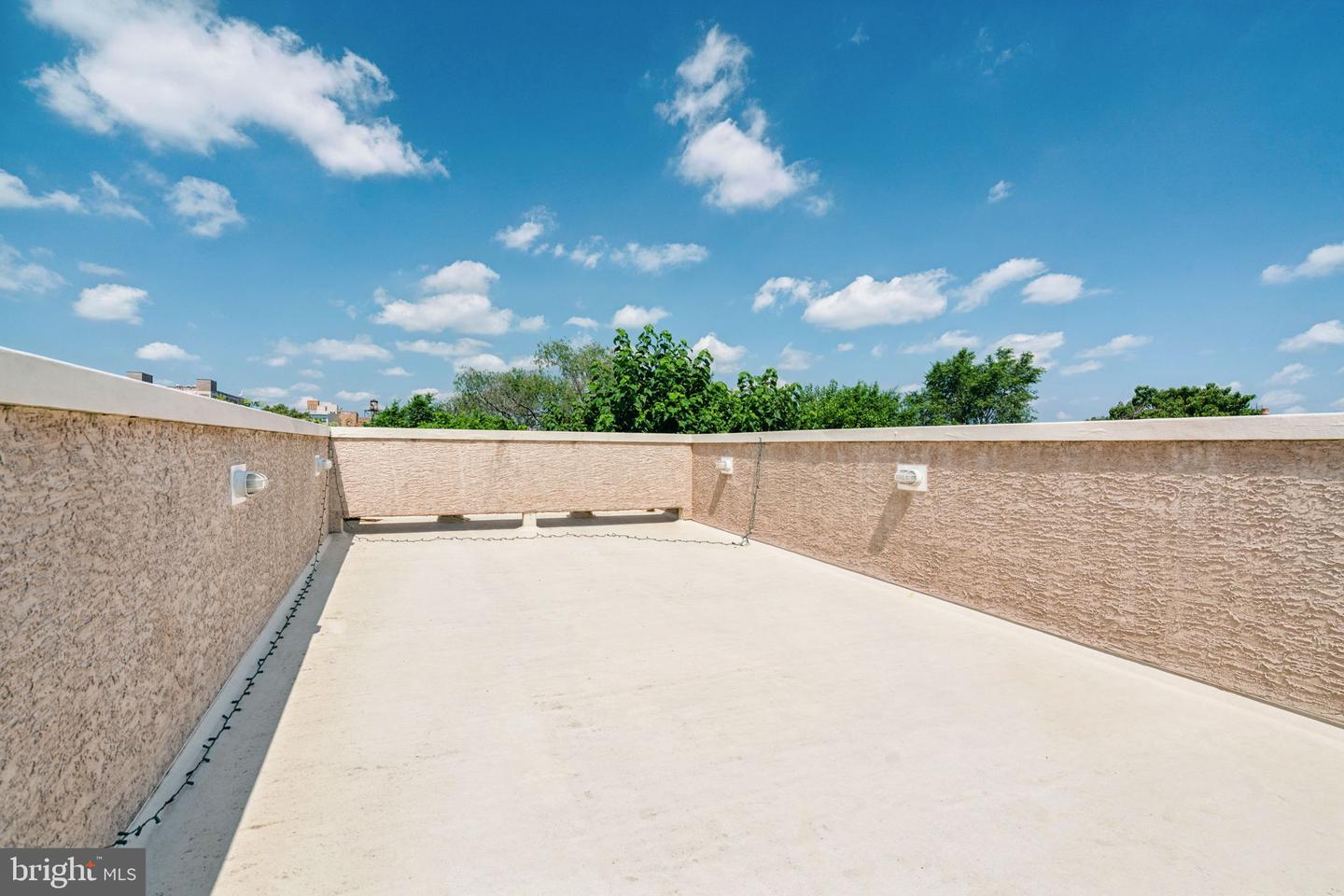 Philadelphia, Pennsylvania, 19133, United States, ,Residential,For Sale,1965543