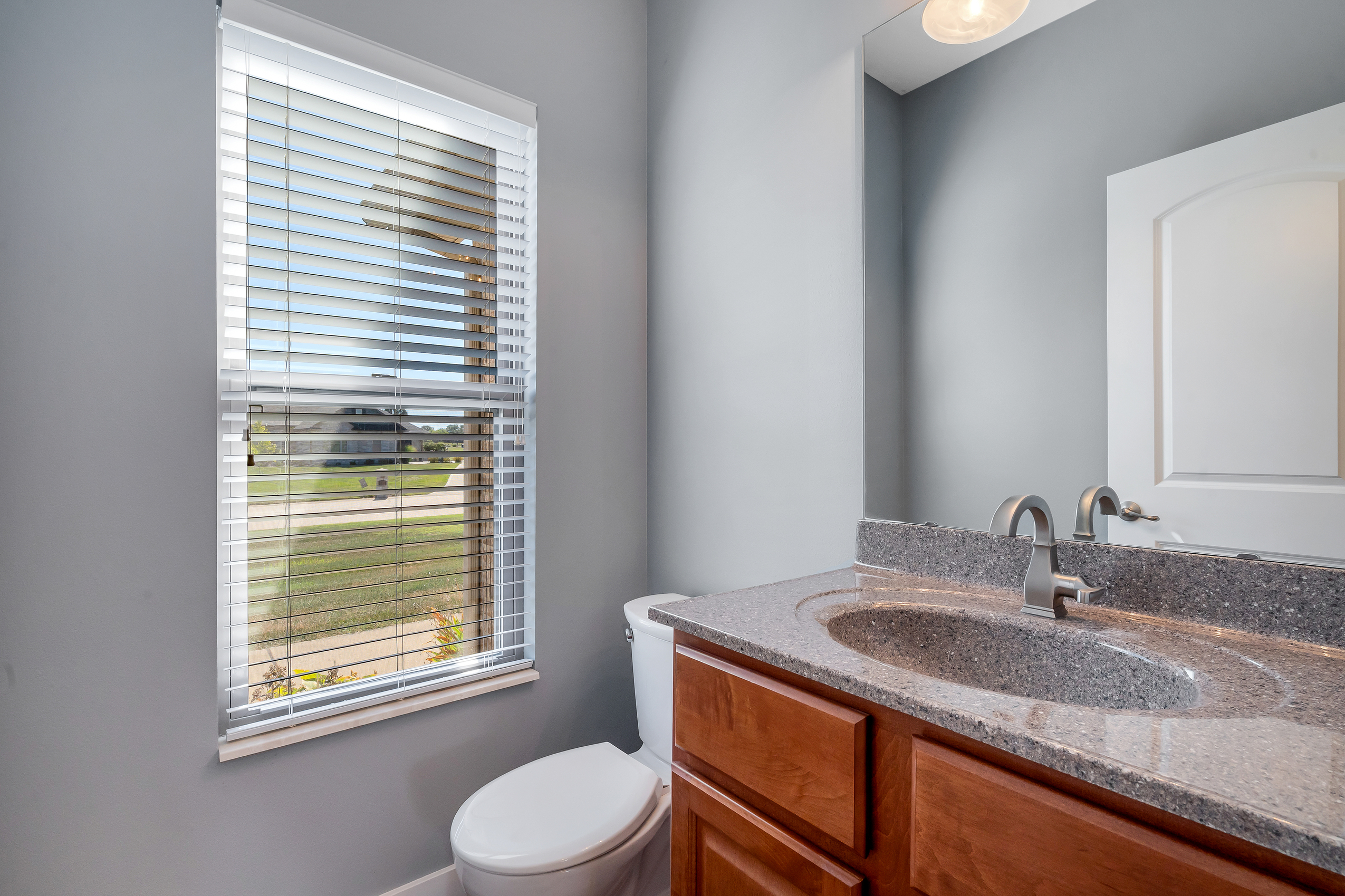 Waterloo, Illinois, 62298, United States, 5 Bedrooms Bedrooms, ,4 BathroomsBathrooms,Residential,For Sale,1978838