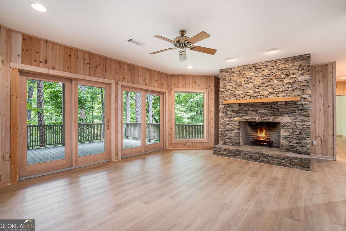 Ellijay, Georgia, 30536, United States, 4 Bedrooms Bedrooms, ,4 BathroomsBathrooms,Residential,For Sale,1888525